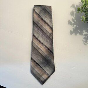 Men’s Arrow tie